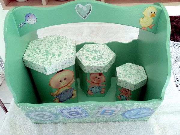 Kit infantil menino com cesta com alça e potes sextavados