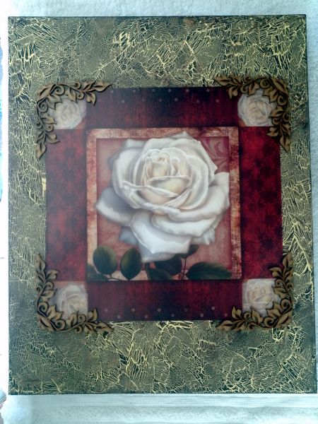 Painel Floral com apliques, decoupagem e craquelê