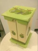 Porta Papel Toalha Torre com decoupagem maçãs verdes