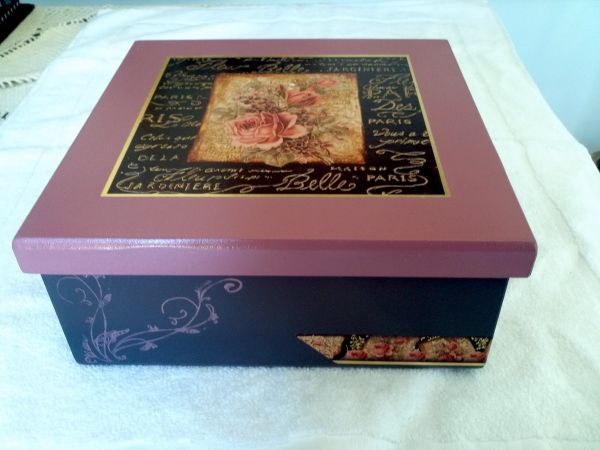 Caixa Marrom Decoupagem Rosas e pintura especial