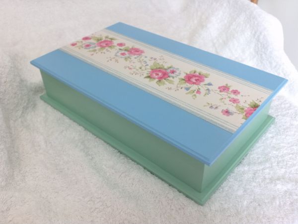Caixa com decoupagem papel de parede
