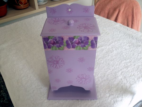 Porta Absorvente com decoupagem e carimbos